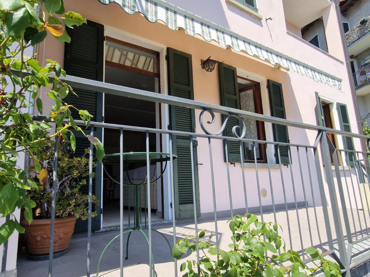 Borgocastello Apartment Rezzonico Ngoại thất bức ảnh